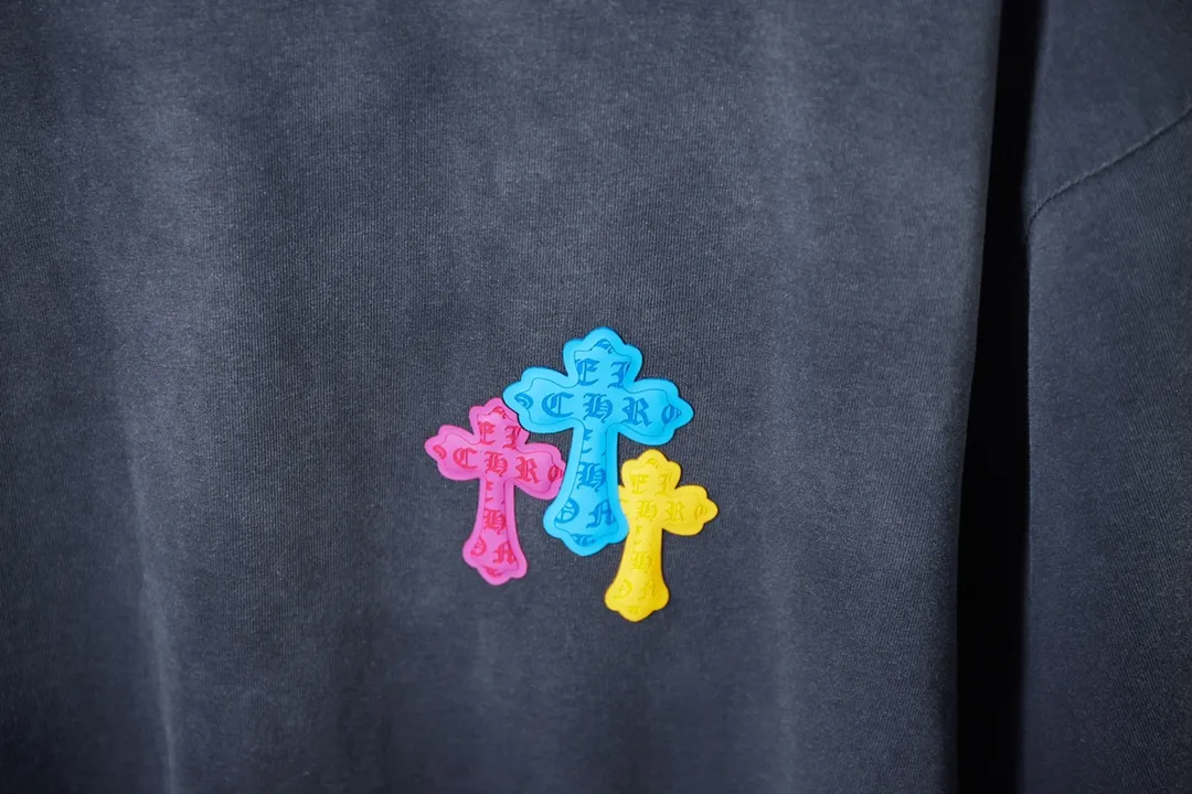 🅿️210 Ch*ome Hearte 25SS early spring new style Three-dimensional sponge thick version Chloë Hearte logo short sleeves Light luxury essential item for daily commuting for men and women Correct version Welcome to compare Detailed features · 320g 100% pure cotton double yarn jersey fabric · Custom dyed in the same vat with special thickened 32 count double-ply 1X1 thread · Three-dimensional sponge thick version Chloé Hearte logo printing · Ready-to-wear dyeing Then do the faded fried snowflake process, then wash it to make it look old · General washing to improve the effect · Double-needle stitching and cross-stitch process · Original main mark, washed tag, brand moisture-proof paper packaging Color: white/black/green/blue Size: S/M/L/XL